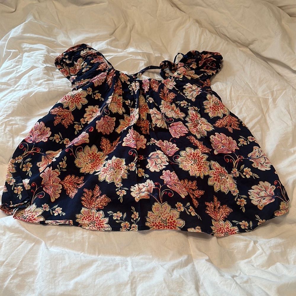 Blouse with tie back